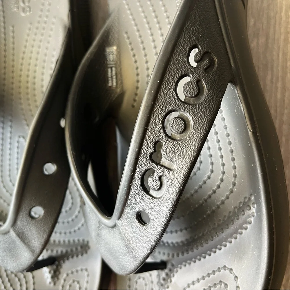 CROCS Black Baya Iconic Comfort Unisex Flip Flops Women’s size 12